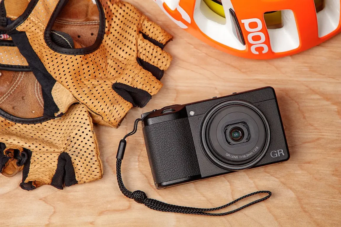 RICOH GR III 【シャッター数5,758回・28mm単焦点・動作良好】 RICOH GR III(GR3)のレビュー比較まとめ。スナップ撮影に最適